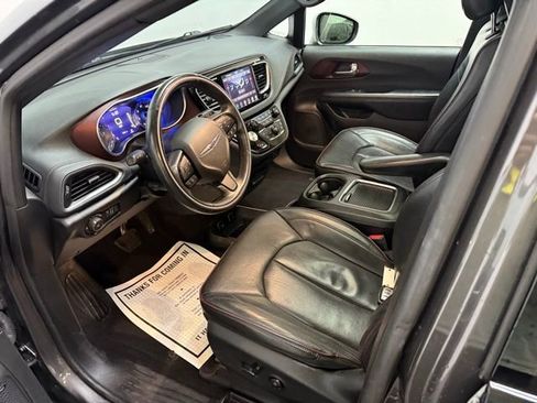 Used 2020 Chrysler Pacifica Limited image 15
