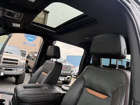 Used 2019 GMC Sierra 1500 AT4 w/ AT4 Premium Package AWD/4WD image 10