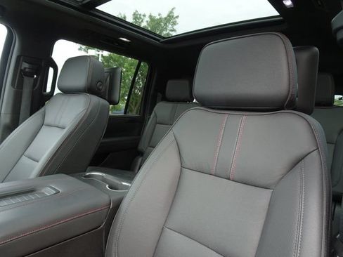 Used 2023 Chevrolet Suburban RST w/ Sport Performance Package AWD/4WD image 13