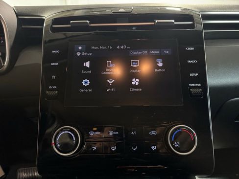 Used 2023 Hyundai Tucson SE image 16