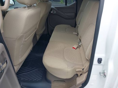 Used 2018 Nissan Frontier SV AWD/4WD image 3