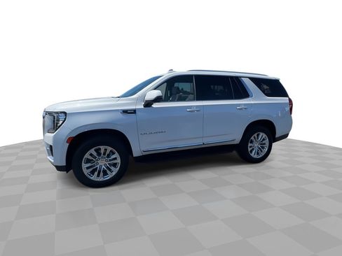 Used 2023 GMC Yukon SLT w/ SLT Luxury Package AWD/4WD image 4