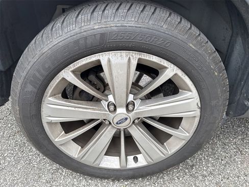 Used 2019 Ford Explorer Limited w/ Class III Trailer Tow Package image 18