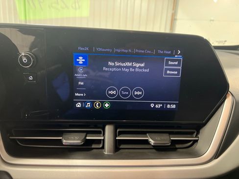 Used 2024 Chevrolet Trax RS image 19