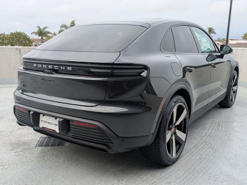 New 2025 Porsche Macan 4 Electric image 9