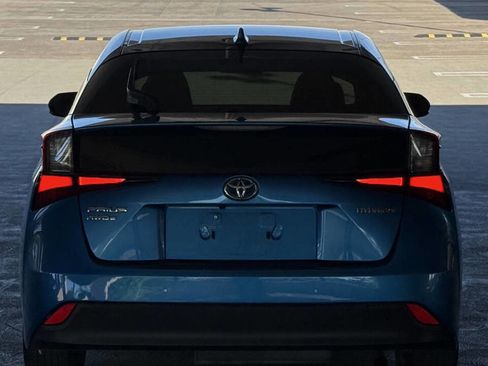 Used 2021 Toyota Prius LE image 9