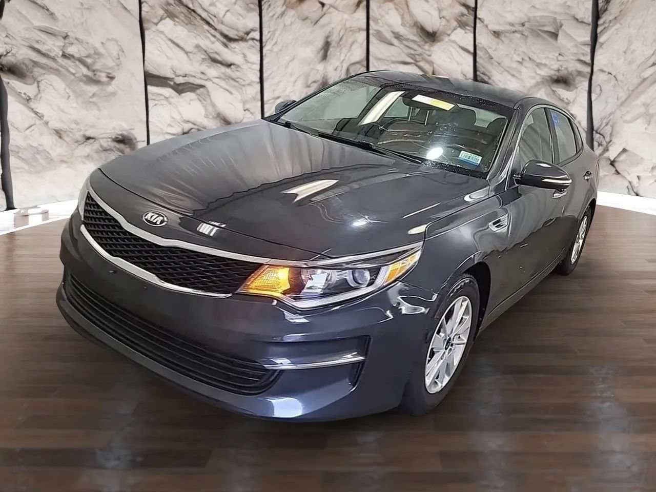 Used 2016 Kia Optima LX FWD image 2