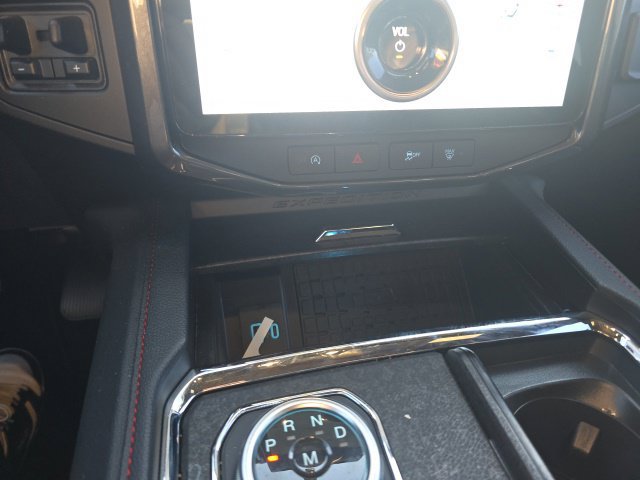 Used 2024 Ford Expedition Limited RWD image 11