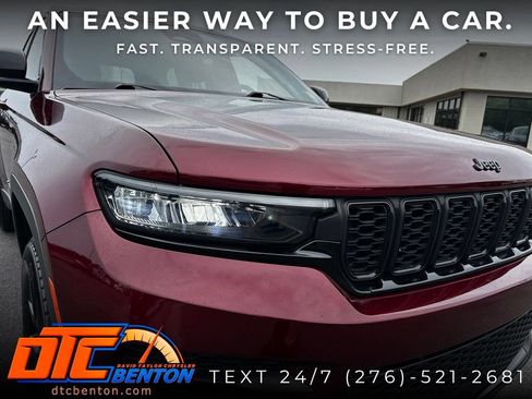 Used 2025 Jeep Grand Cherokee Altitude AWD/4WD image 29