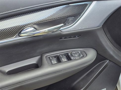 Certified 2023 Cadillac XT6 Sport image 24