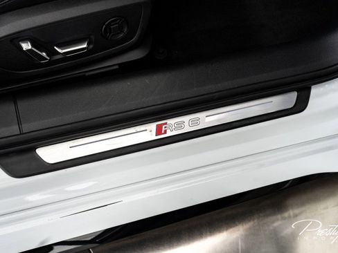 Used 2022 Audi RS 6 w/ Executive Package image 44