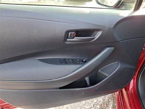 Certified 2022 Toyota Corolla LE image 12