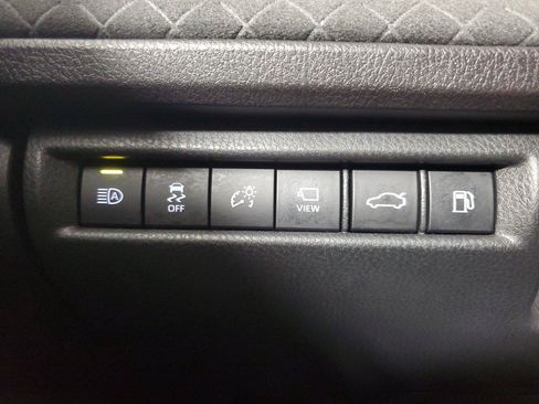 Used 2025 Toyota Camry XLE w/ Premium Plus Package FWD image 34