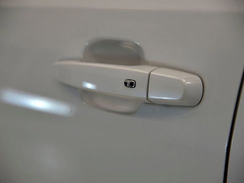 Used 2022 GMC Acadia AT4 w/ Technology Package image 13