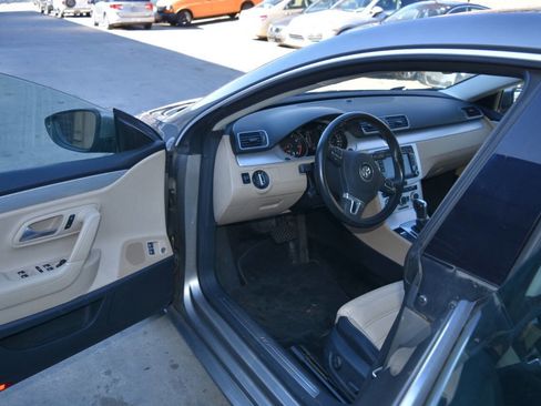 Used 2013 Volkswagen CC Sport image 30