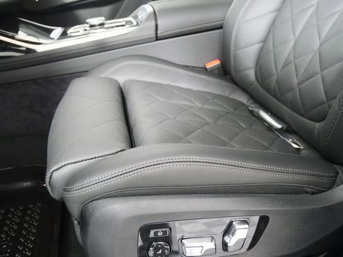 Used 2026 BMW X7 xDrive40i w/ M Sport Package image 10