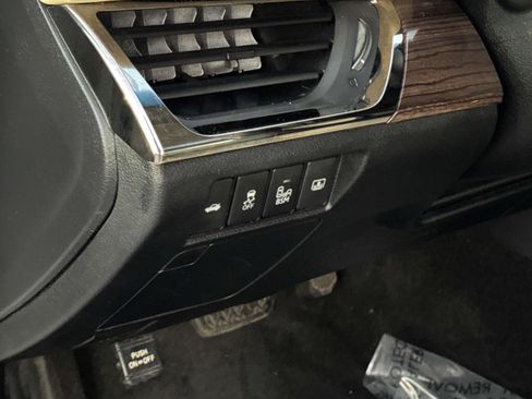 Used 2013 Toyota Avalon Limited image 13