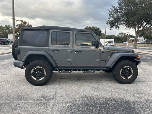 Used 2019 Jeep Wrangler Unlimited Sport S image 2