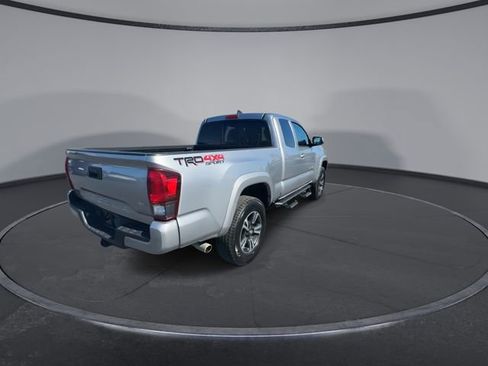 Used 2019 Toyota Tacoma TRD Sport image 15