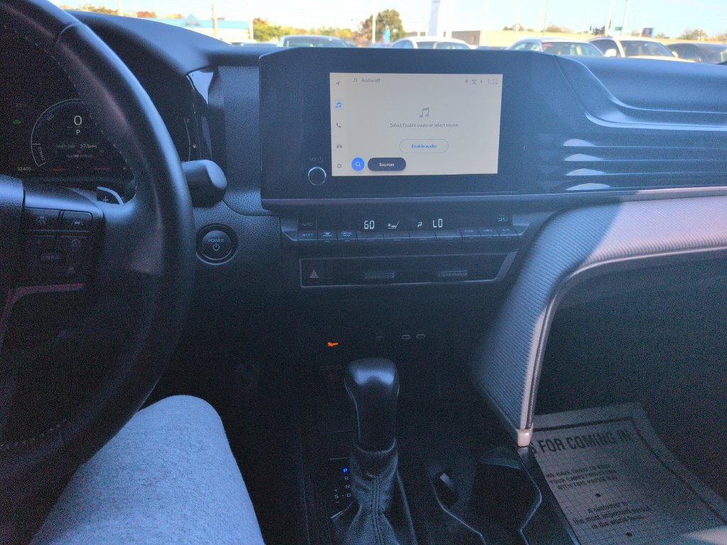 Used 2025 Toyota Camry SE FWD image 17
