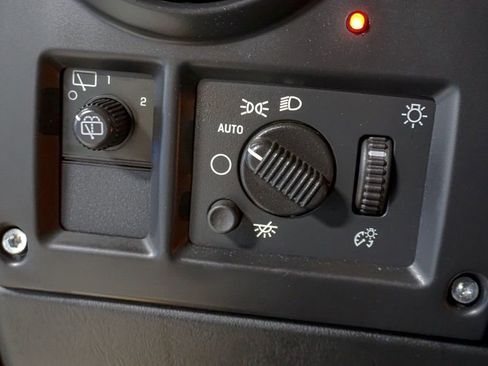 Used 2005 HUMMER H2 *Hummer H2 SUV* *Only 46k Mile w/ Preferred Equipment Group image 52