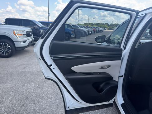 Used 2022 Hyundai Tucson SEL FWD image 25