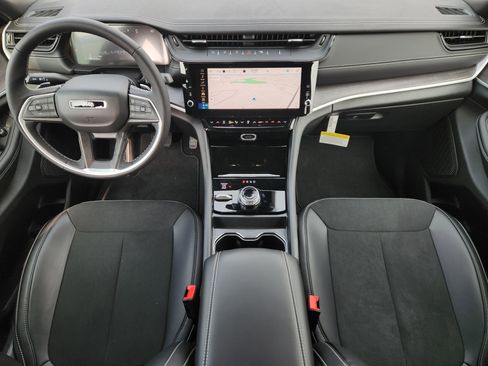 New 2026 Jeep Grand Cherokee Altitude AWD/4WD image 20
