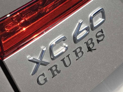 Used 2025 Volvo XC60 B5 Ultra w/ Protection Package Premier image 11