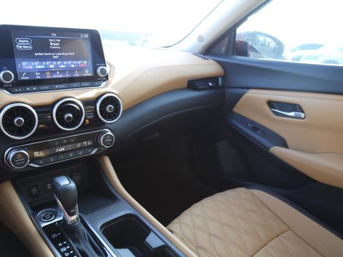 Used 2025 Nissan Sentra SV w/ SV Premium Package image 15