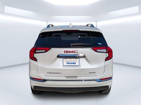 Used 2023 GMC Terrain Denali image 4