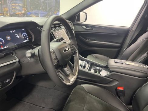 New 2025 Jeep Grand Cherokee 4WD image 10