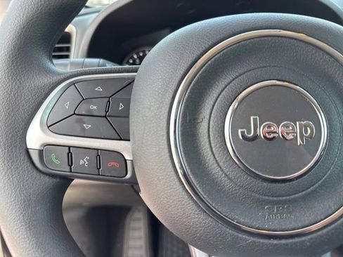 Used 2023 Jeep Renegade Latitude AWD/4WD image 37