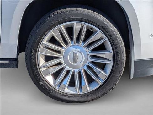 Used 2018 Cadillac Escalade Platinum image 23