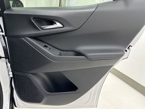 New 2026 Chevrolet Equinox LT w/ Convenience Package II image 11