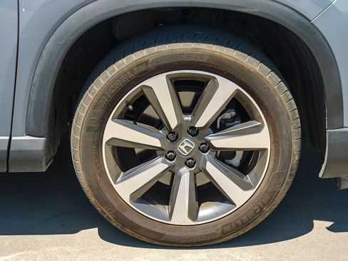 Used 2024 Honda Pilot Touring image 12