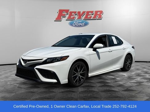 Used 2023 Toyota Camry SE FWD image 1