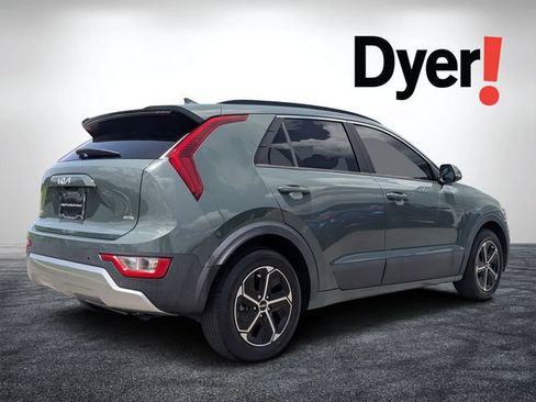 Certified 2023 Kia Niro EX FWD image 3