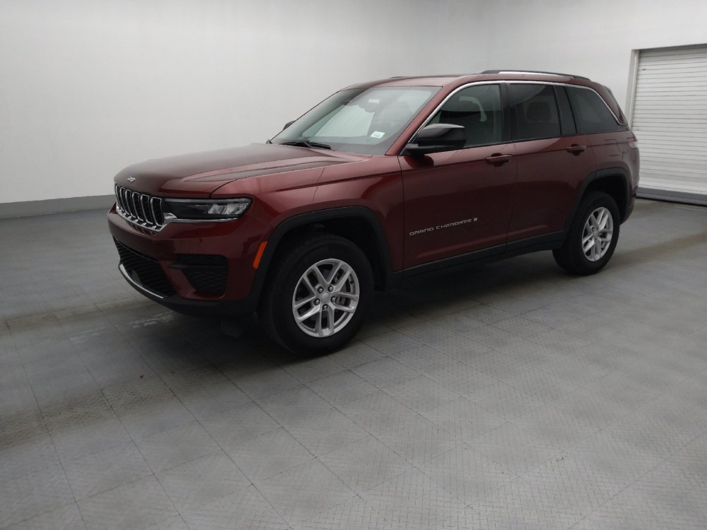 Used 2023 Jeep Grand Cherokee Laredo X RWD image 2