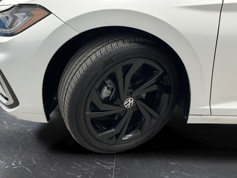 Used 2025 Volkswagen Jetta SE w/ Sunroof Package FWD image 33