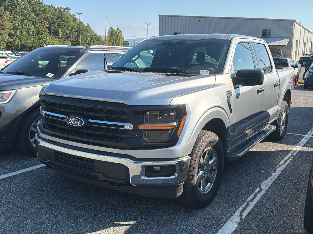 Used 2025 Ford F150 XLT w/ Equipment Group 301A Standard AWD/4WD image 3