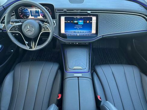 Used 2025 Mercedes-Benz E 350 Sedan image 17