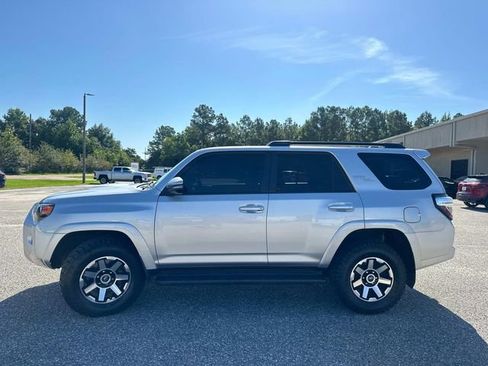 Used 2022 Toyota 4Runner TRD Off-Road Premium image 9