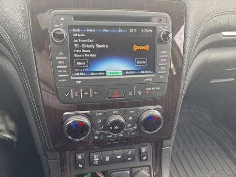 Used 2016 Chevrolet Traverse LTZ image 9