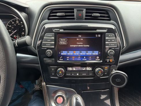 Used 2021 Nissan Maxima SR w/ Sport Mat Group image 10