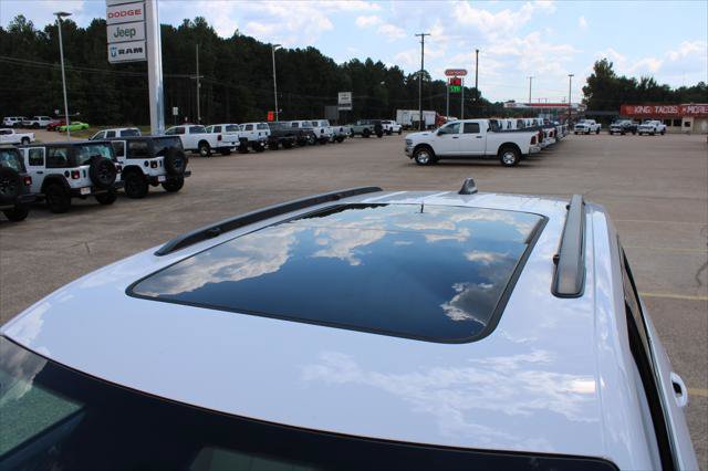 Certified 2024 Jeep Grand Cherokee Limited AWD/4WD image 24