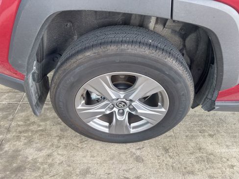 Used 2025 Toyota RAV4 XLE w/ Convenience Package image 17