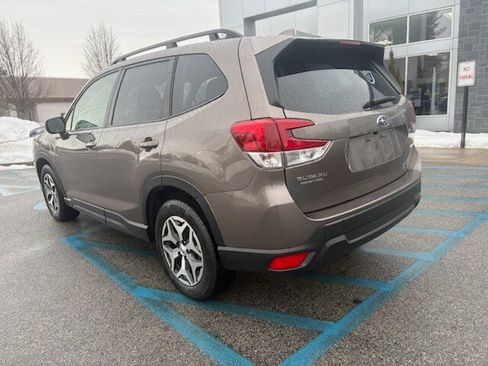 Used 2023 Subaru Forester Premium image 4