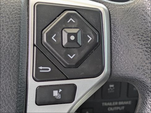 Used 2019 Toyota Tundra SR5 w/ SR5 Upgrade Package AWD/4WD image 21