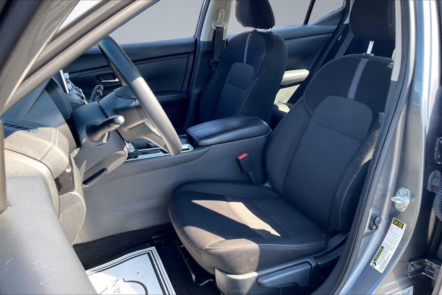 Certified 2025 Nissan Sentra SV w/ Trunk Package FWD image 25