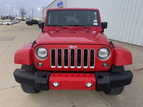 Used 2017 Jeep Wrangler Unlimited Sahara AWD/4WD image 3